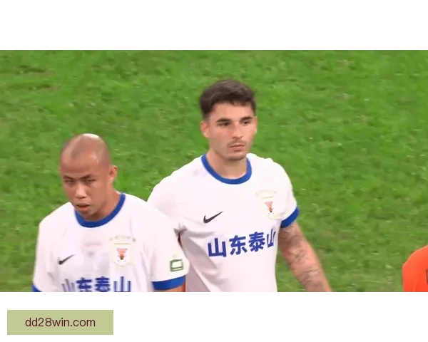 三选一抉择难定名记曝泰山中卫引援遇阻球迷呼吁留洛佩斯最省心
